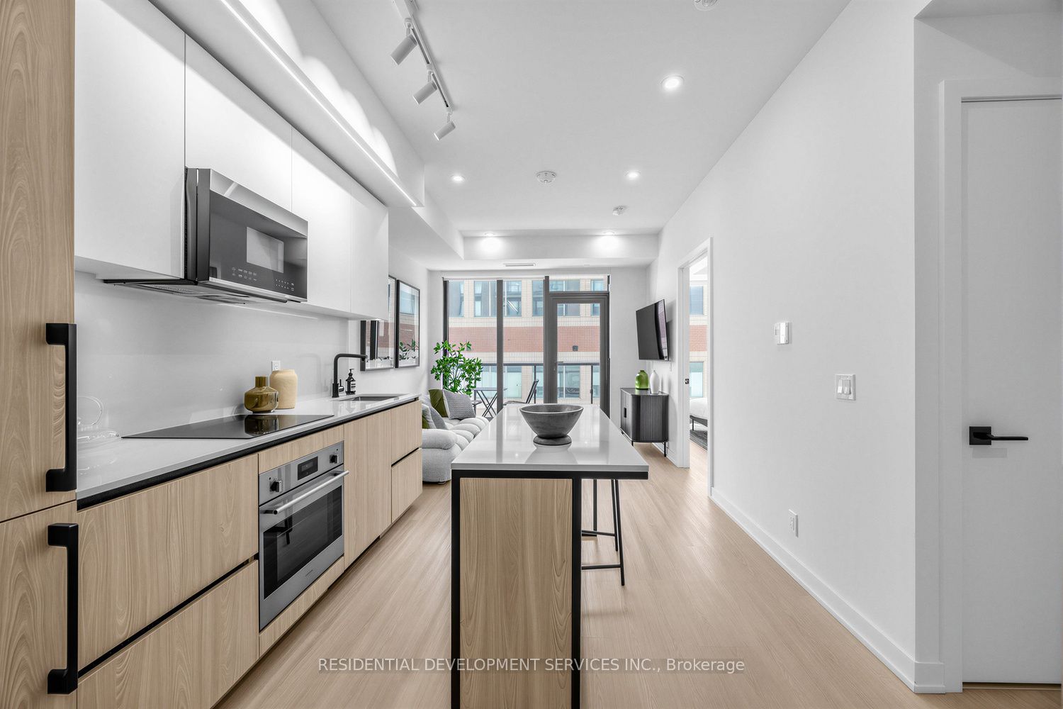 699 Sheppard Avenue E 226 Property Photo 8