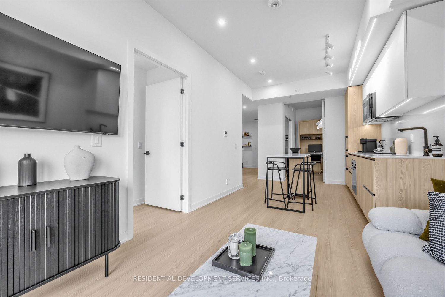 699 Sheppard Avenue E 226 Property Photo 16