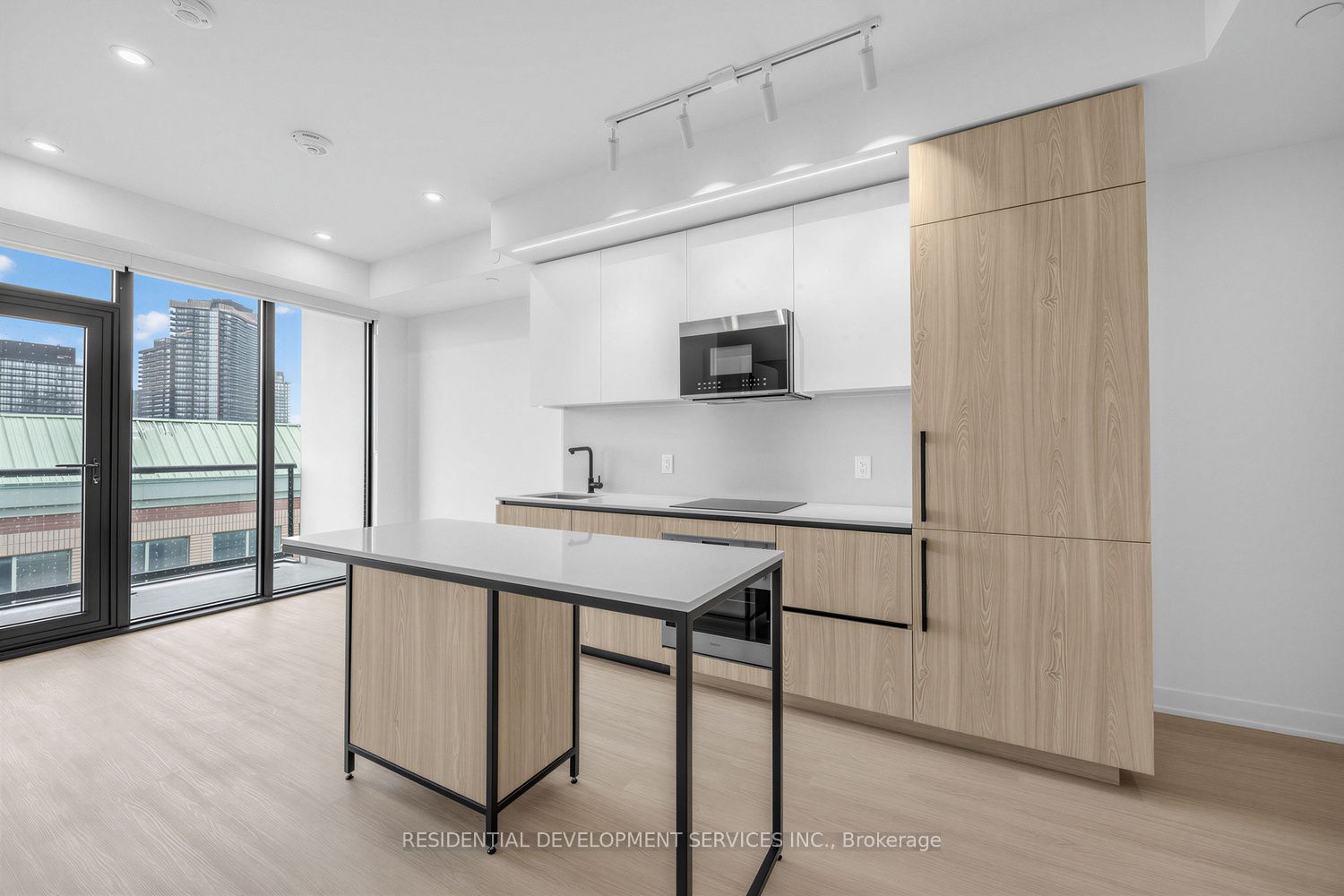 699 Sheppard Avenue E 505 Property Photo 6