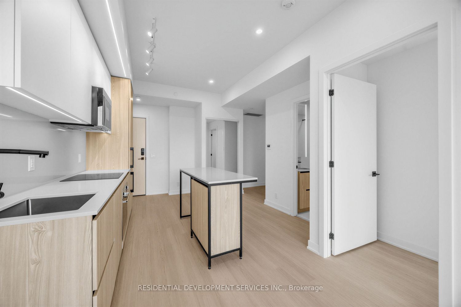 699 Sheppard Avenue E 505 Property Photo 9