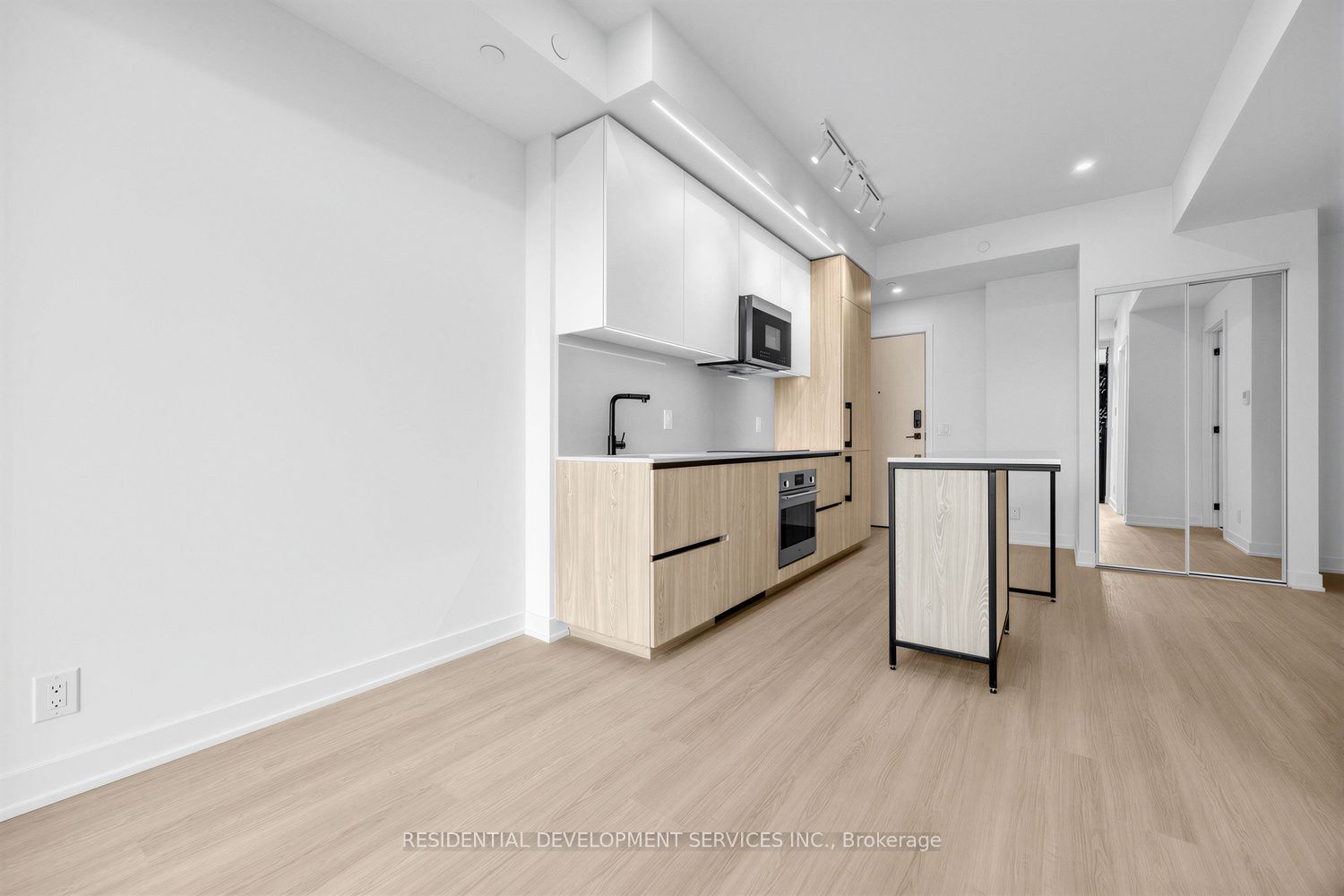699 Sheppard Avenue E 505 Property Photo 12