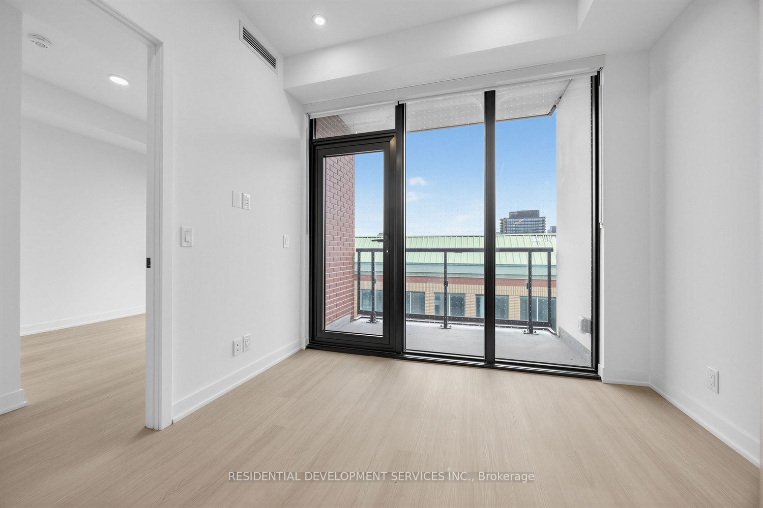 699 Sheppard Avenue E 505 Property Photo 15