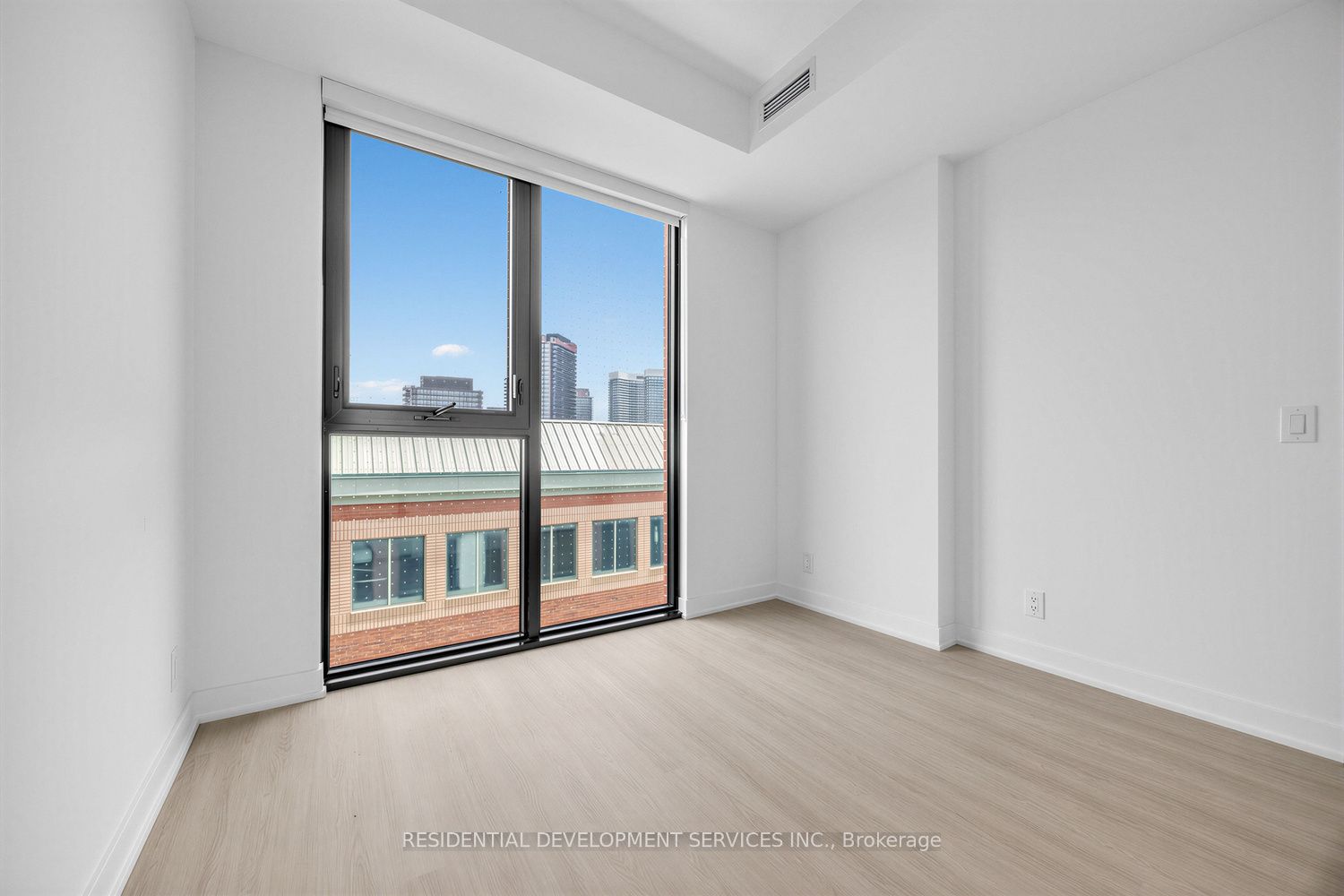 699 Sheppard Avenue E 505 Property Photo 22