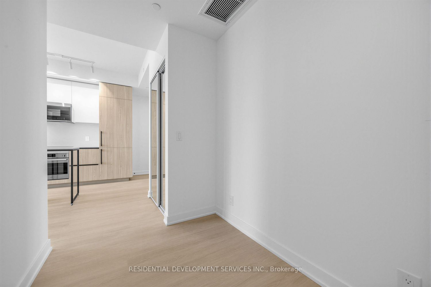 699 Sheppard Avenue E 505 Property Photo 23