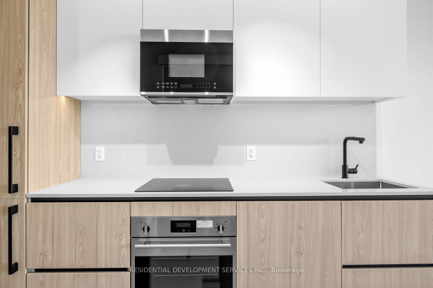 699 Sheppard Avenue E 619 Property Photo 8