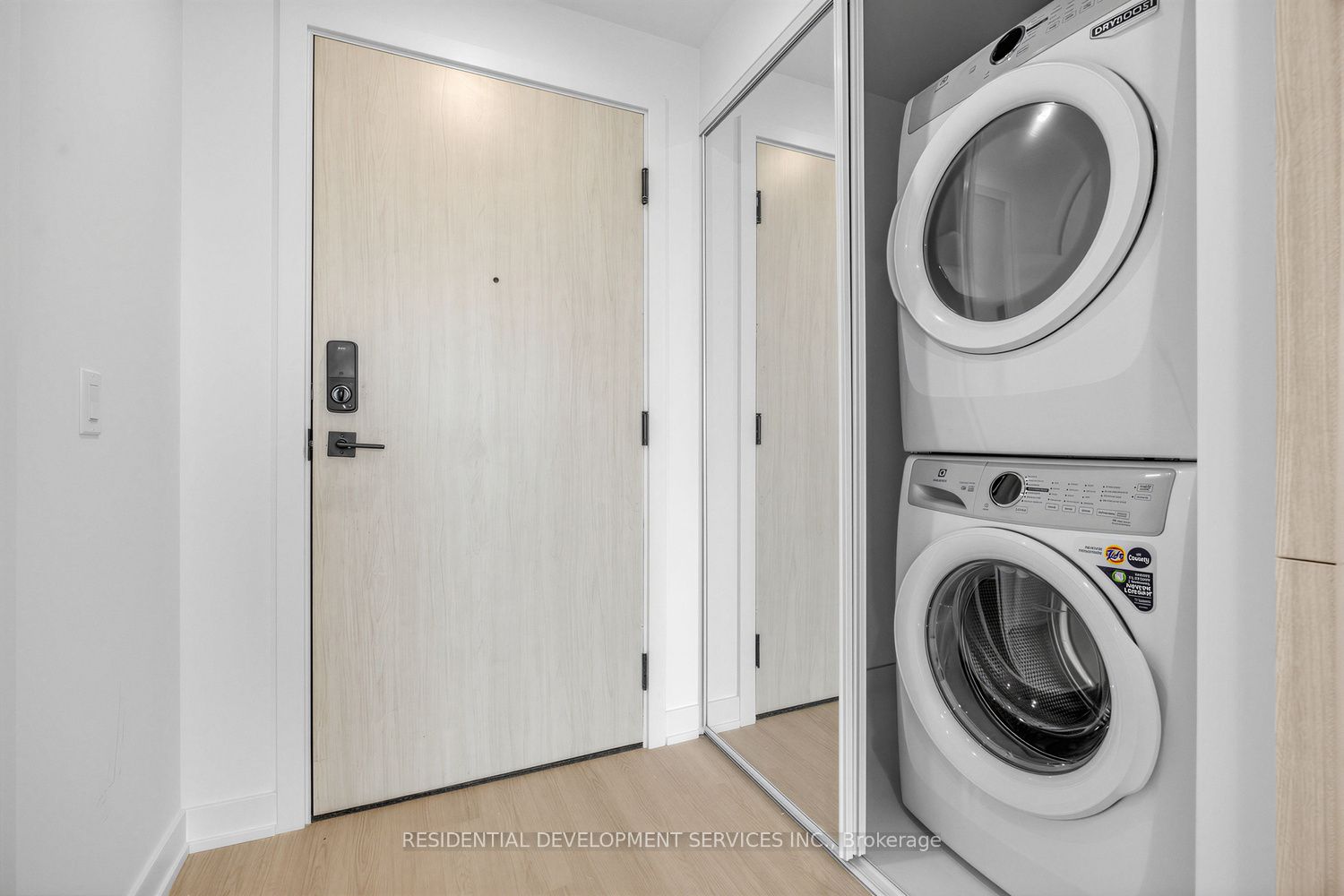 699 Sheppard Avenue E 619 Property Photo 11