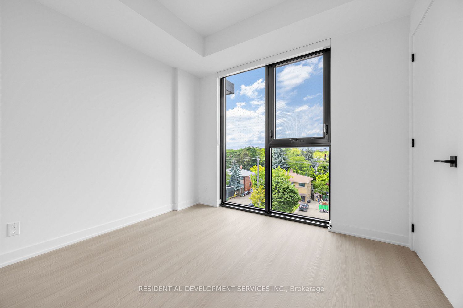 699 Sheppard Avenue E 619 Property Photo 21