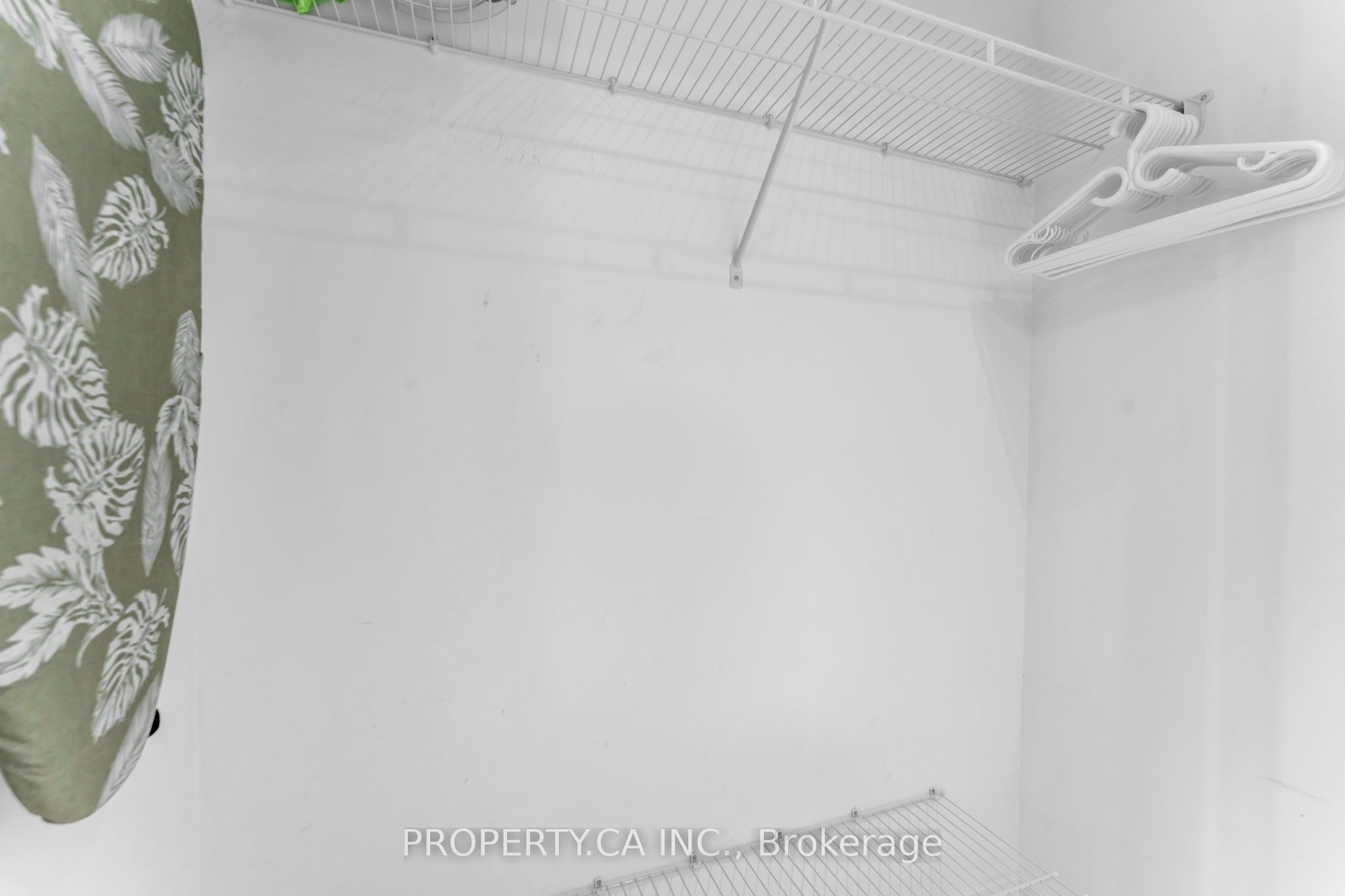 488 University Avenue 3002 Property Photo 27