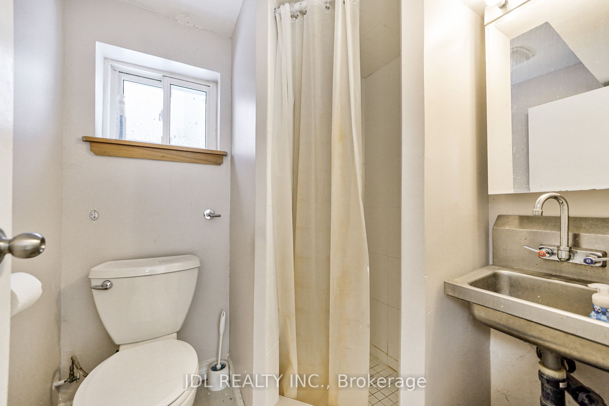 150 Banff Road Bsmt Property Photo 9