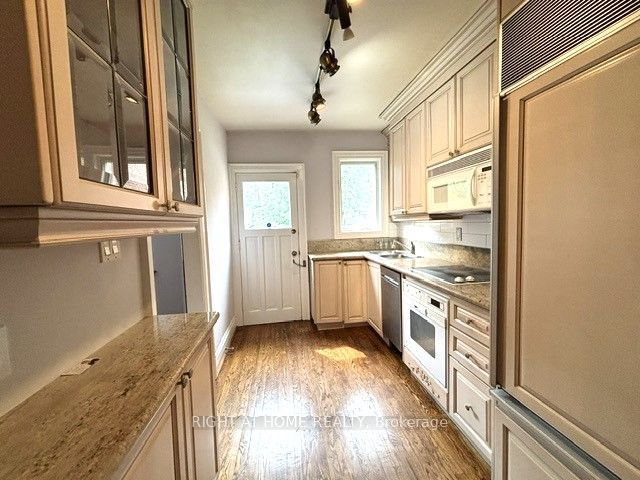 77 St Germain Avenue Property Photo 10