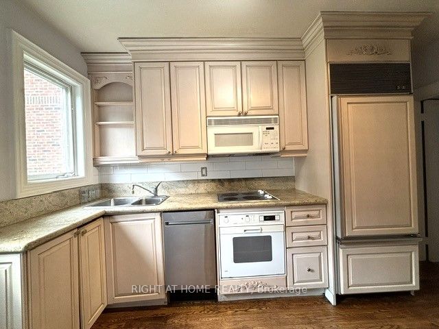77 St Germain Avenue Property Photo 11