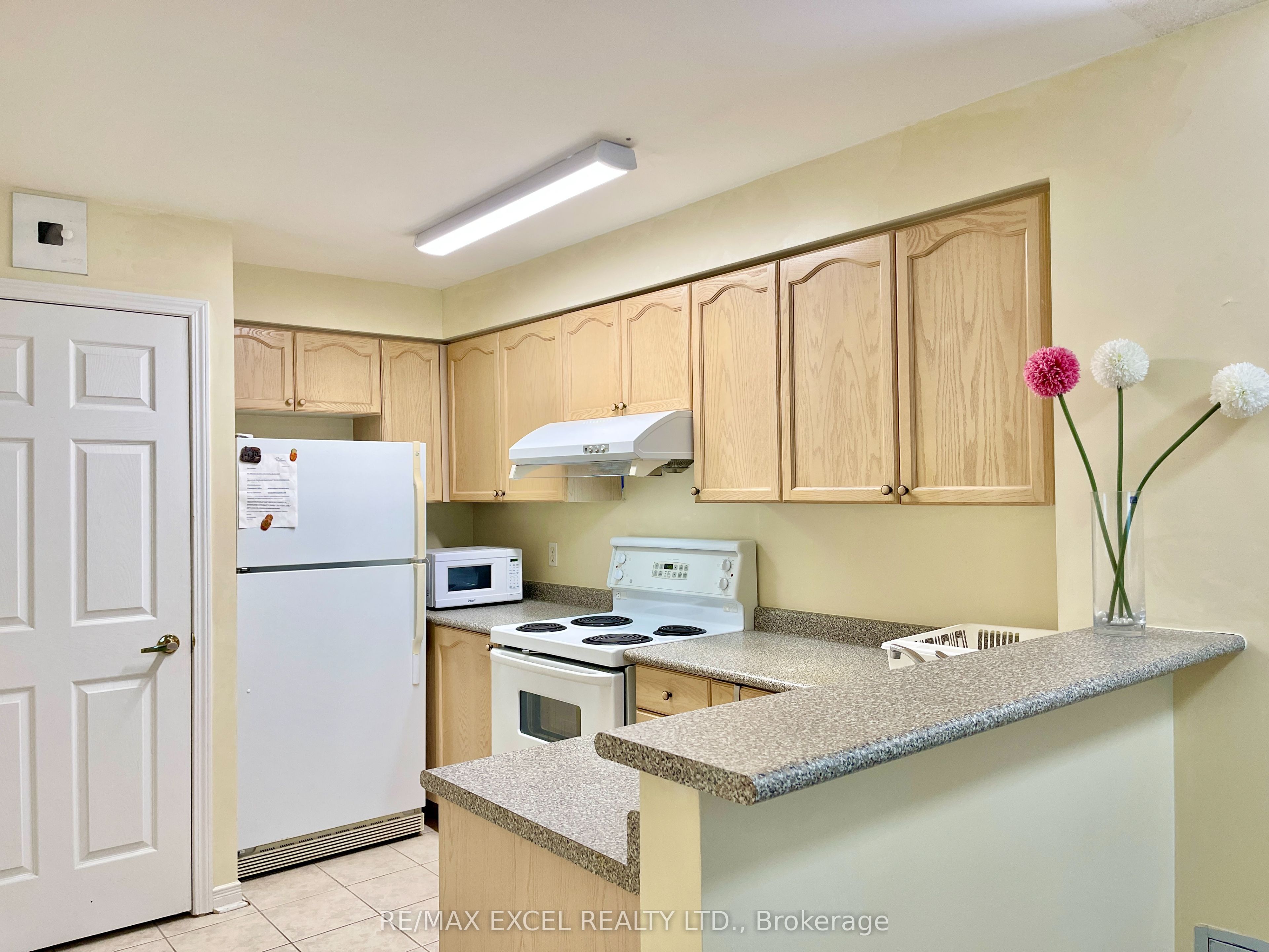 28 Olive Avenue 201 Property Photo 7