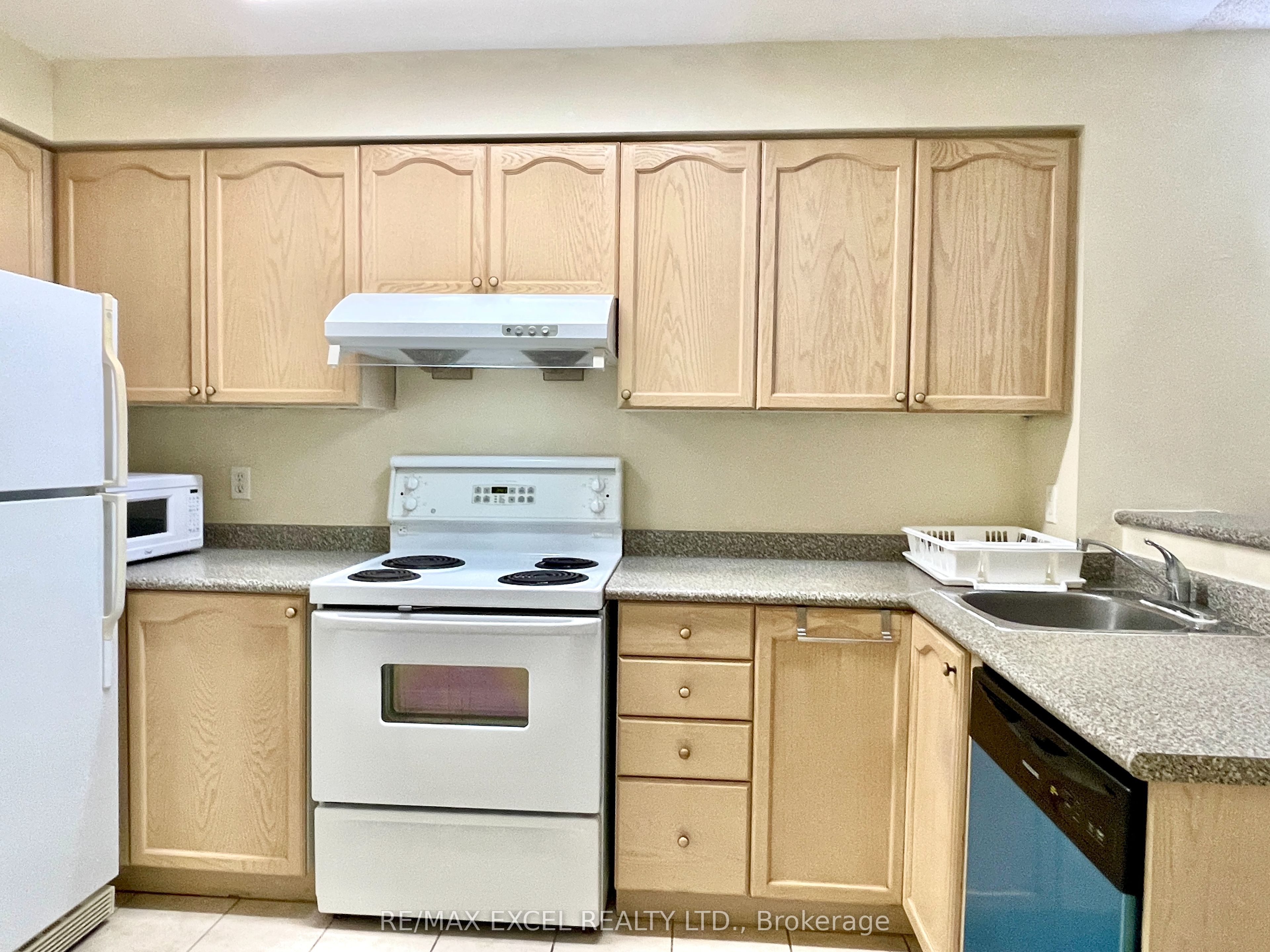28 Olive Avenue 201 Property Photo 8