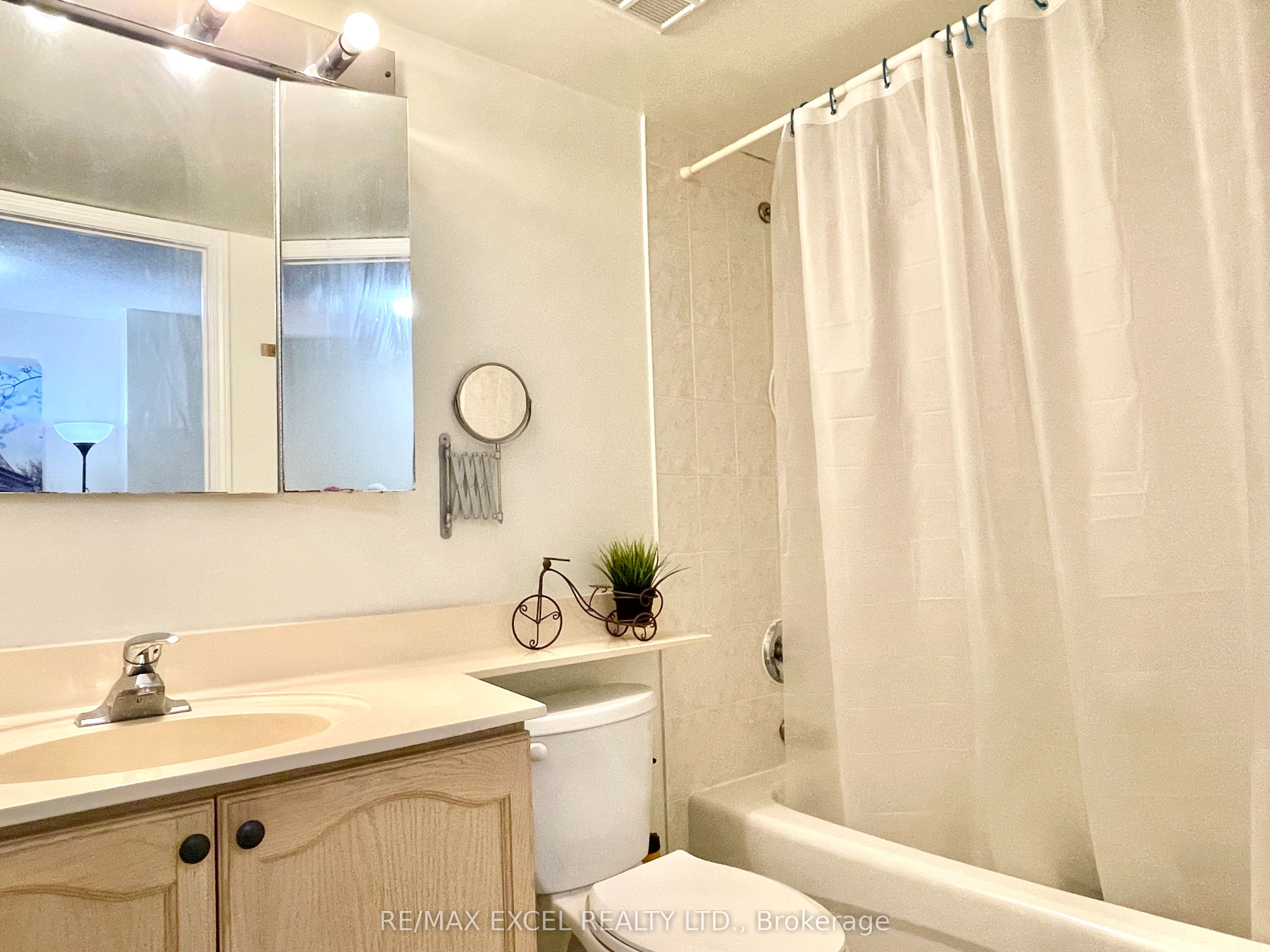 28 Olive Avenue 201 Property Photo 10