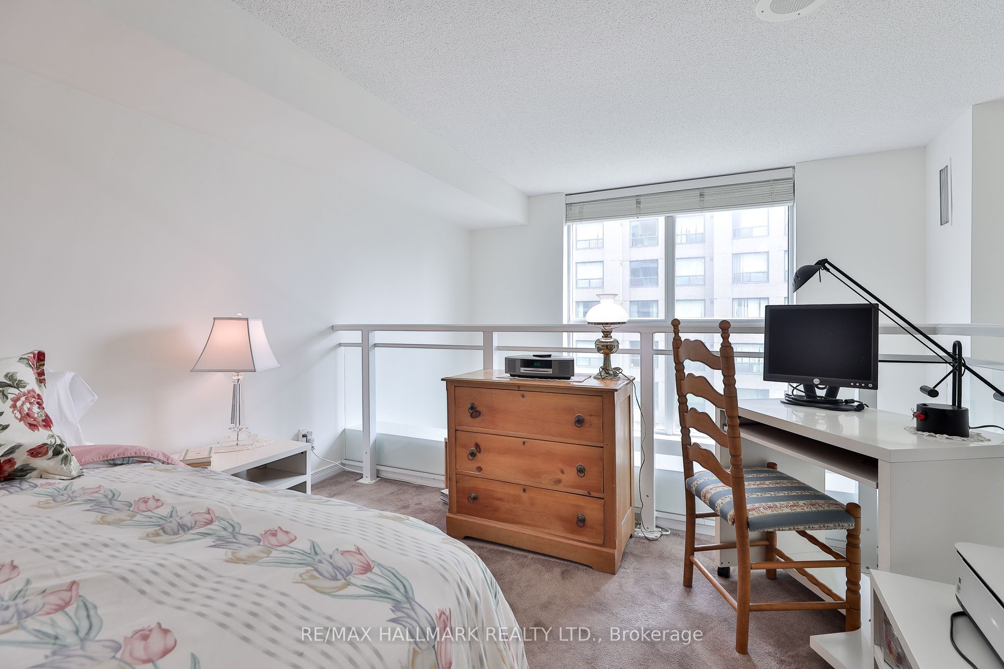 109 Front Street E 528 Property Photo 17