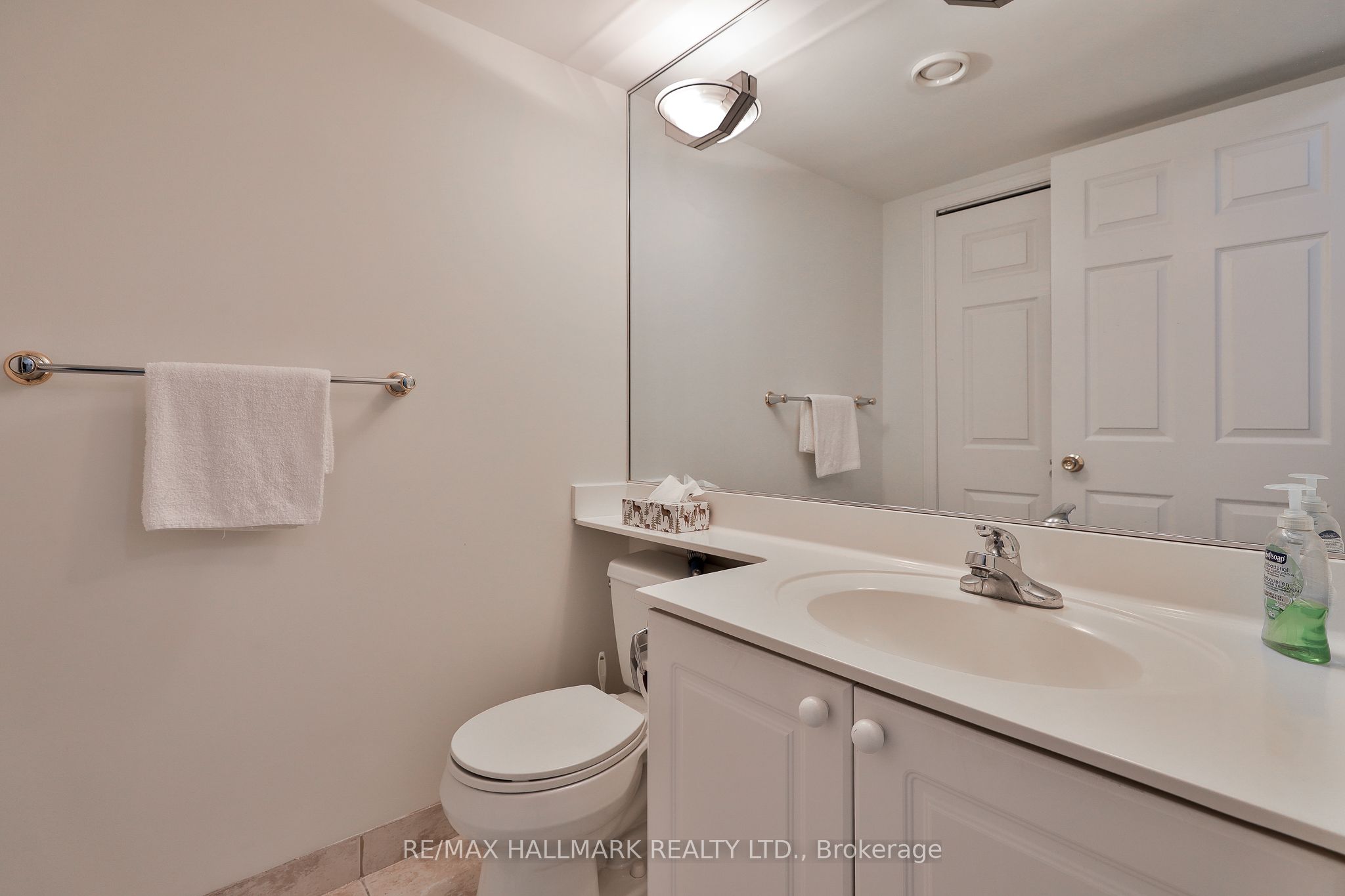 109 Front Street E 528 Property Photo 29