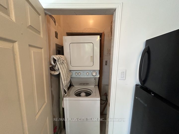 3432 Bathurst Street 2 Property Photo 7