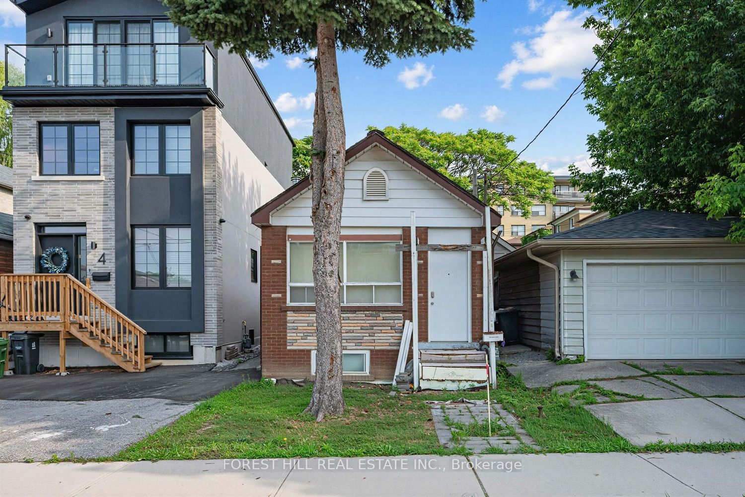 2 Mulberry Crescent Property Photo 1