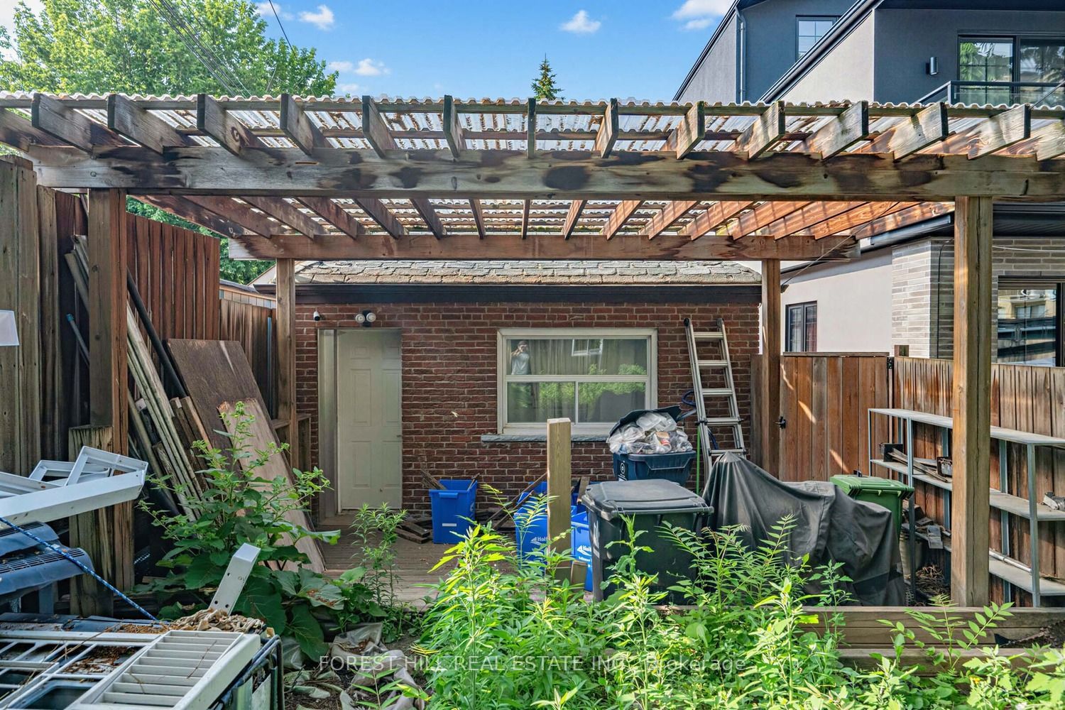 2 Mulberry Crescent Property Photo 4