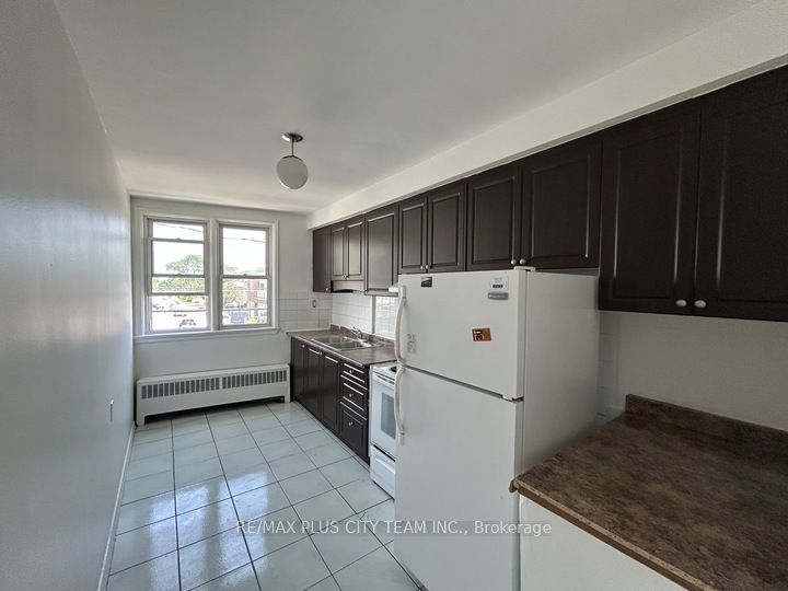 3432 Bathurst Street 1 Property Photo 2