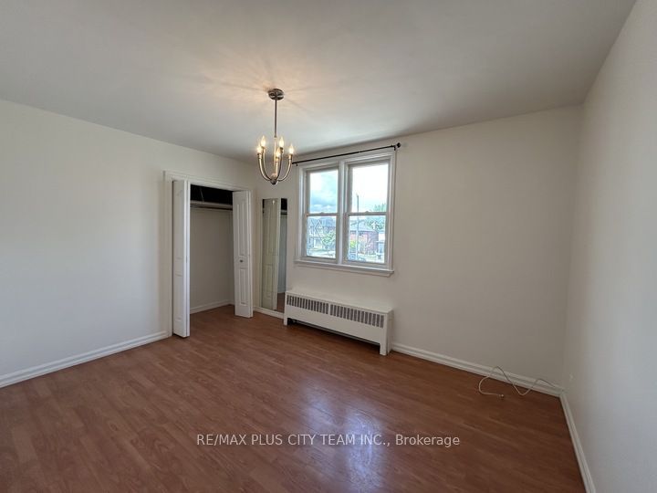 3432 Bathurst Street 1 Property Photo 4