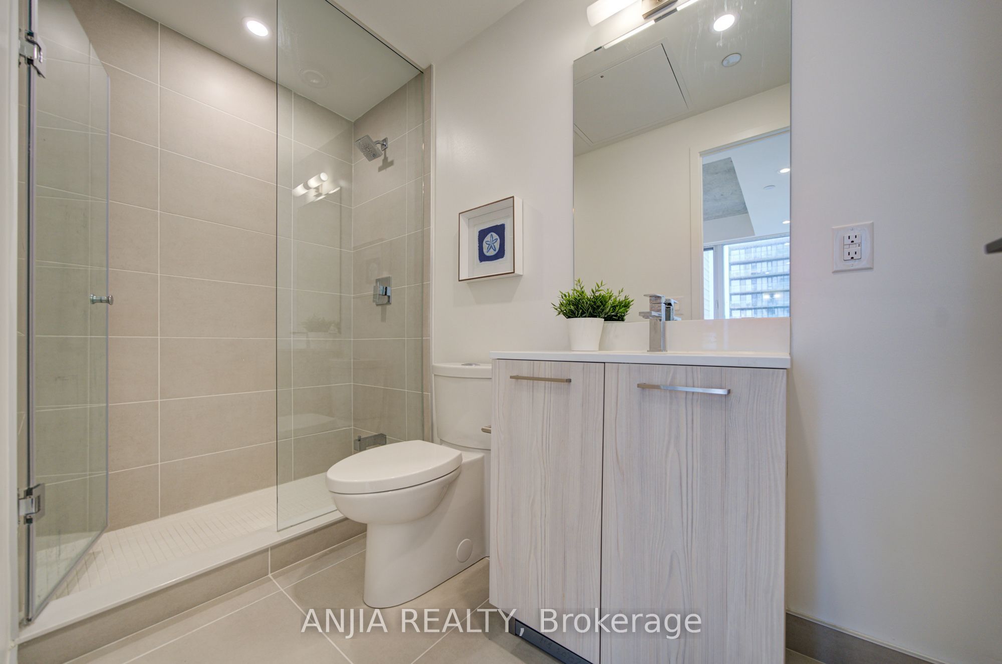 65 Mutual Street 2303 Property Photo 18