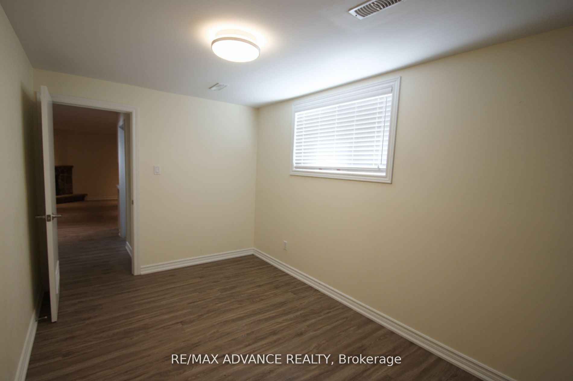 33 Carluke Crescent Lower Property Photo 20