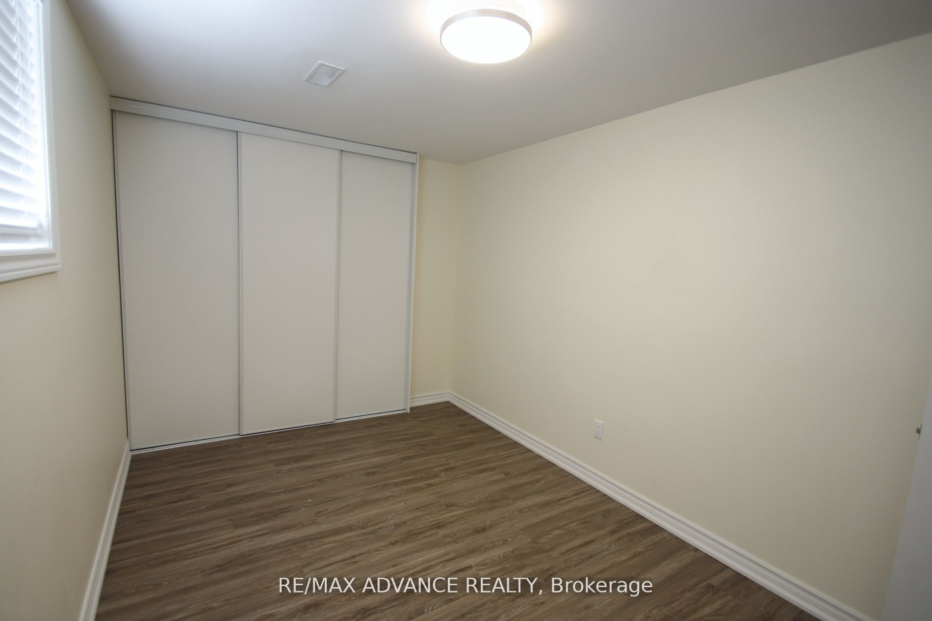 33 Carluke Crescent Lower Property Photo 21