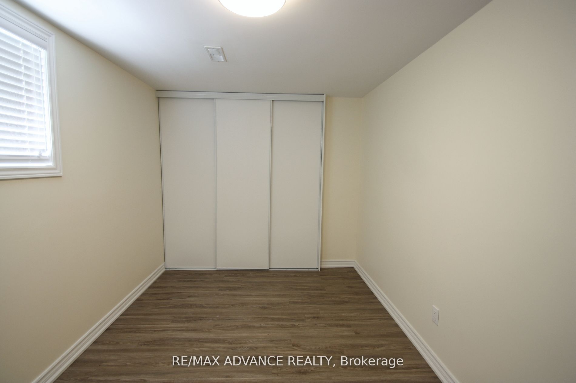 33 Carluke Crescent Lower Property Photo 24