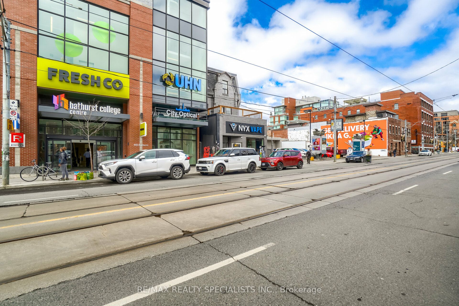 450 Bathurst Street 2 Property Photo 1