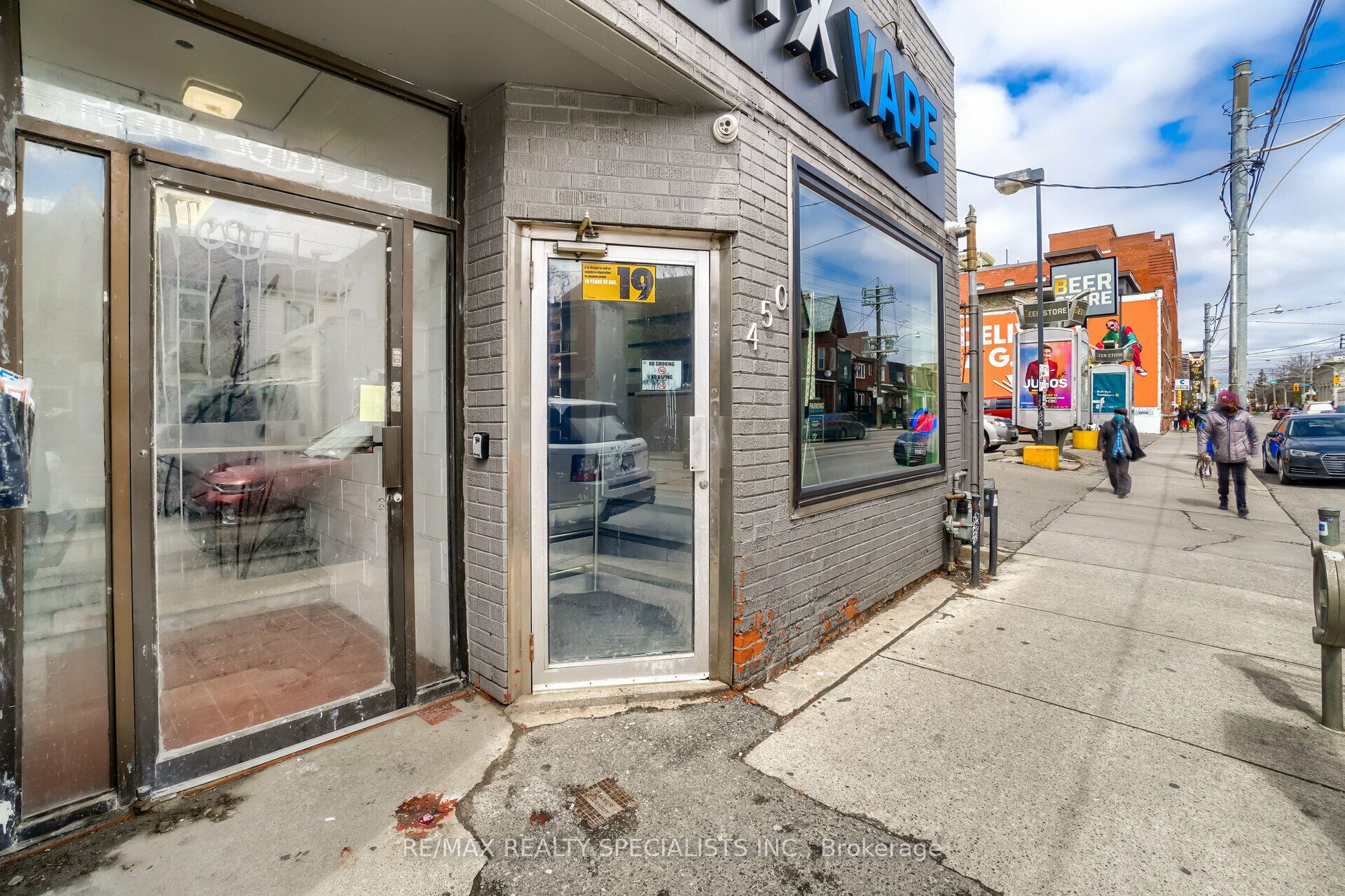 450 Bathurst Street 2 Property Photo 2