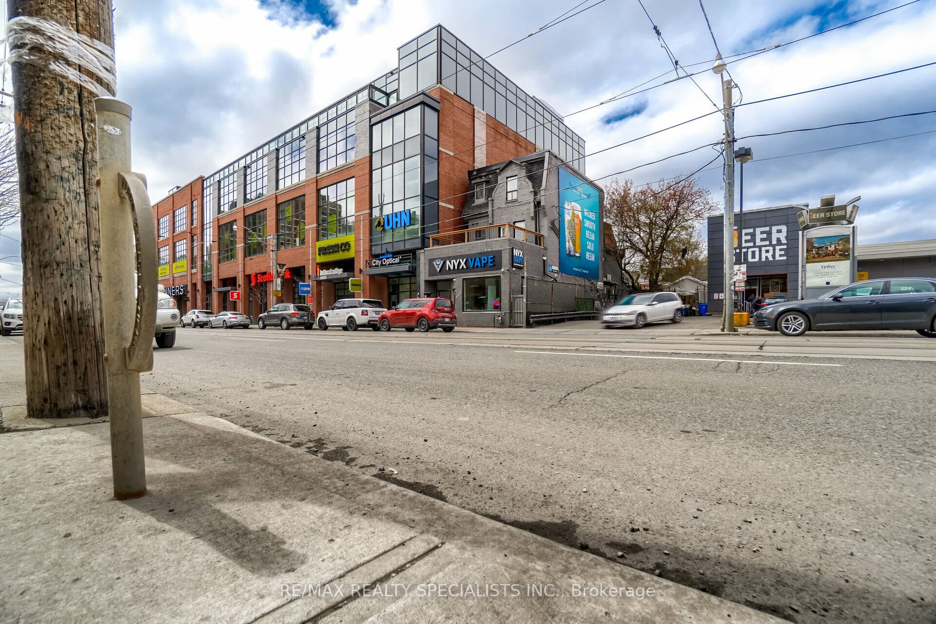 450 Bathurst Street 2 Property Photo 3