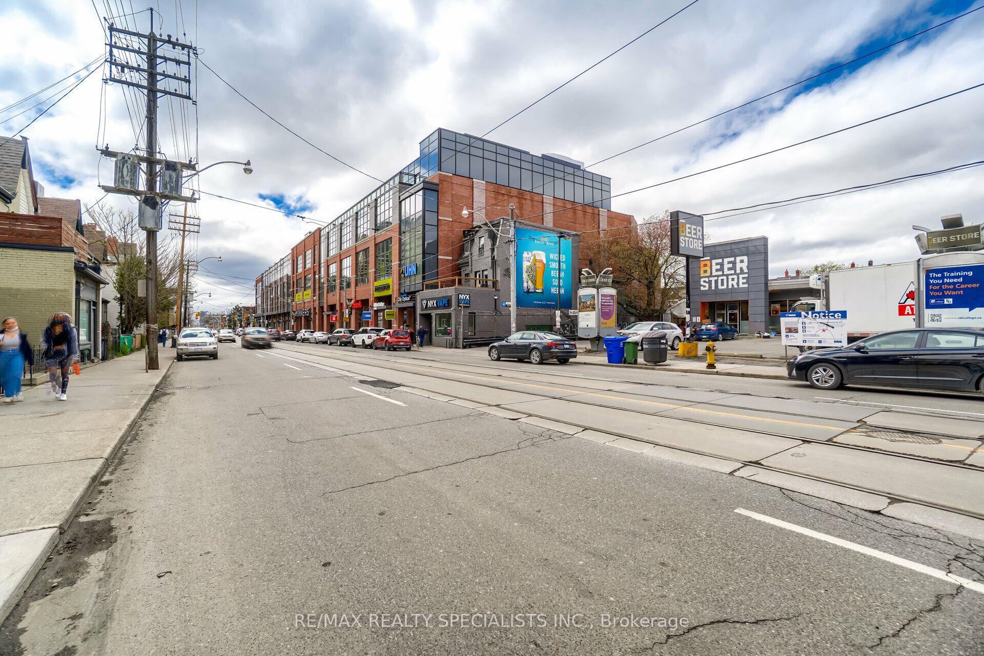450 Bathurst Street 2 Property Photo 9