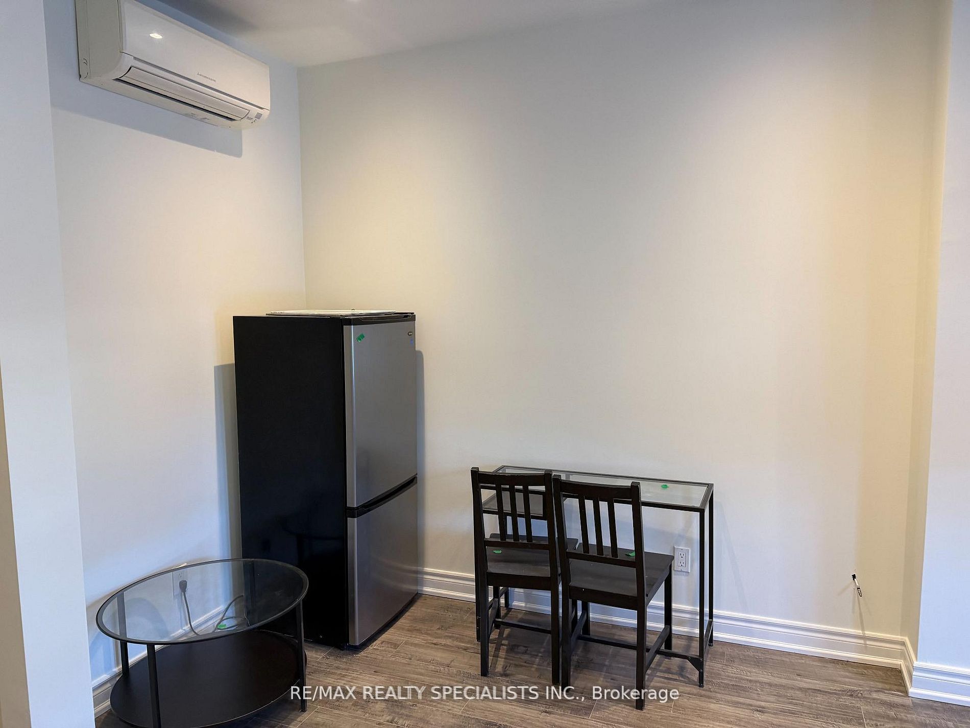 450 Bathurst Street 2 Property Photo 10