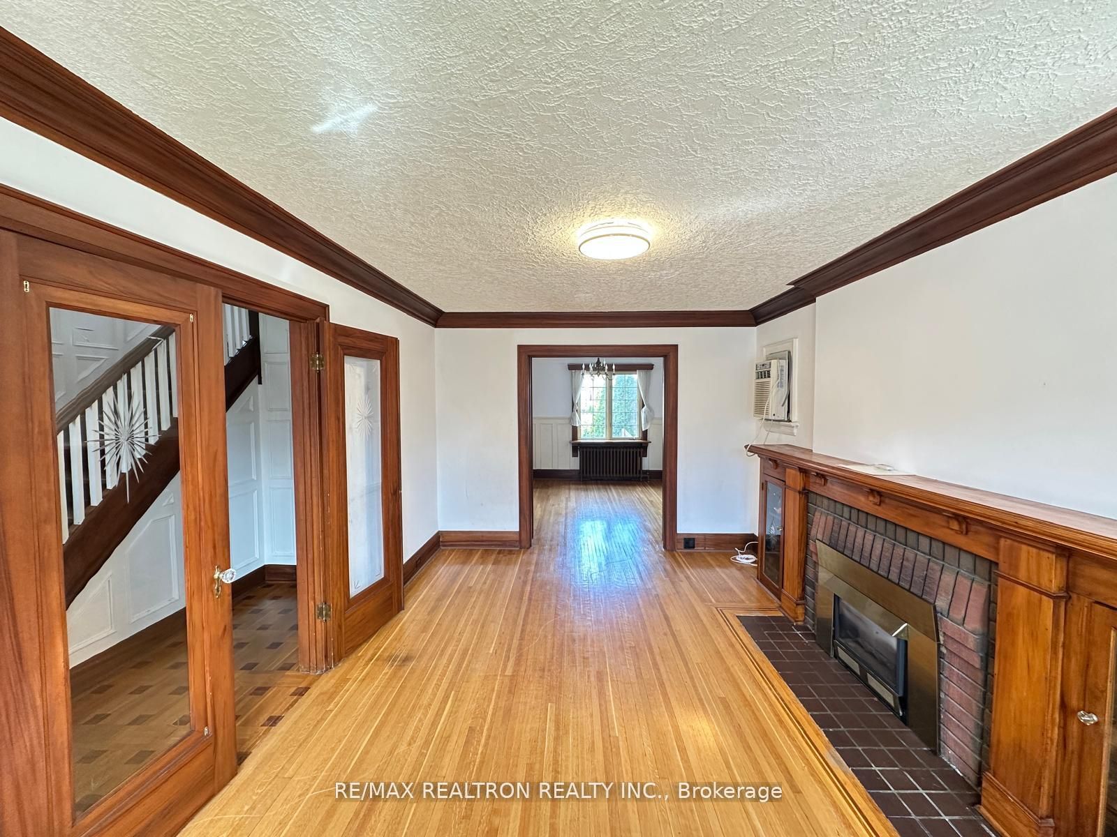 372 St Germain Avenue Property Photo 5