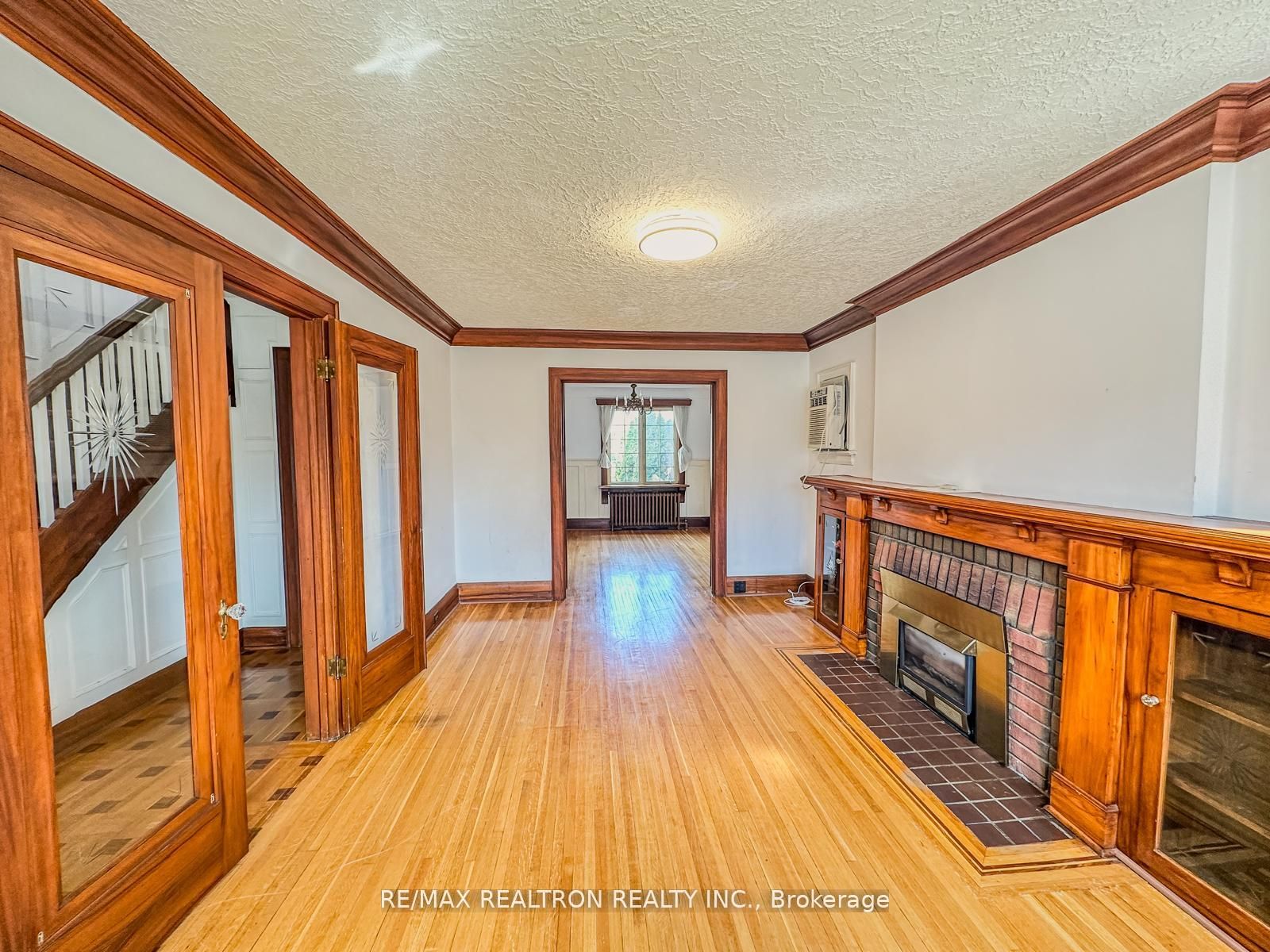 372 St Germain Avenue Property Photo 6