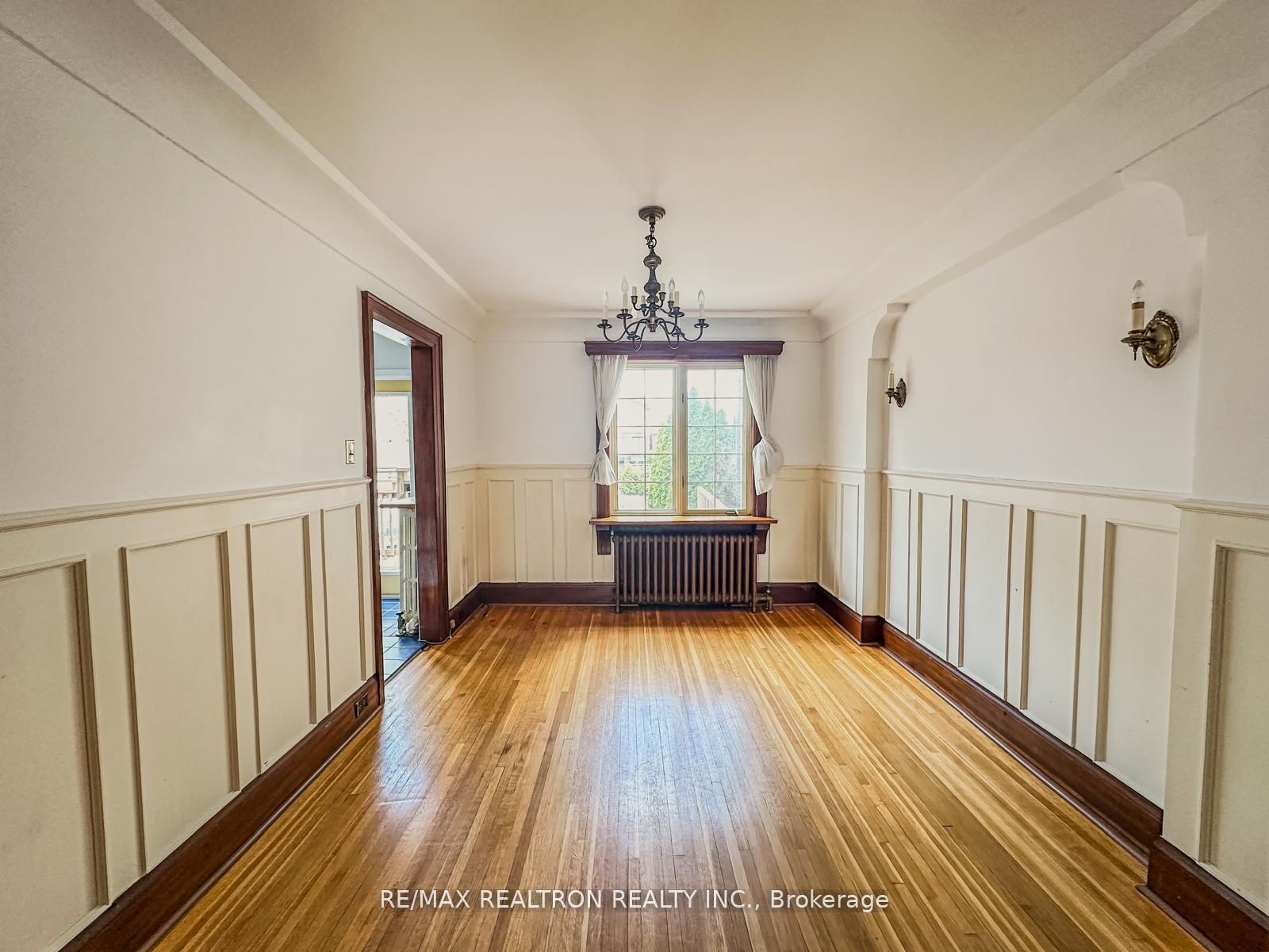 372 St Germain Avenue Property Photo 8