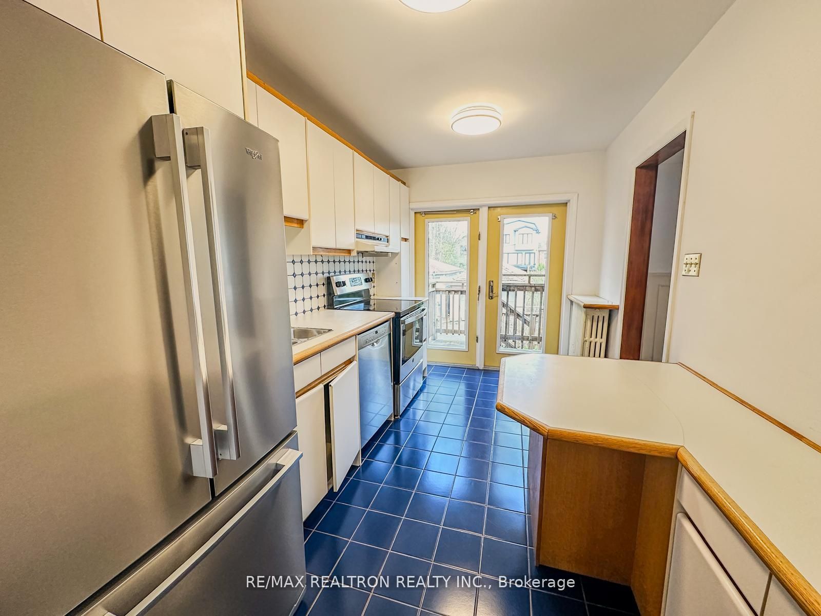 372 St Germain Avenue Property Photo 11