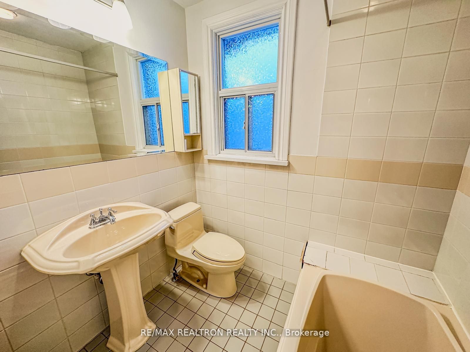 372 St Germain Avenue Property Photo 20