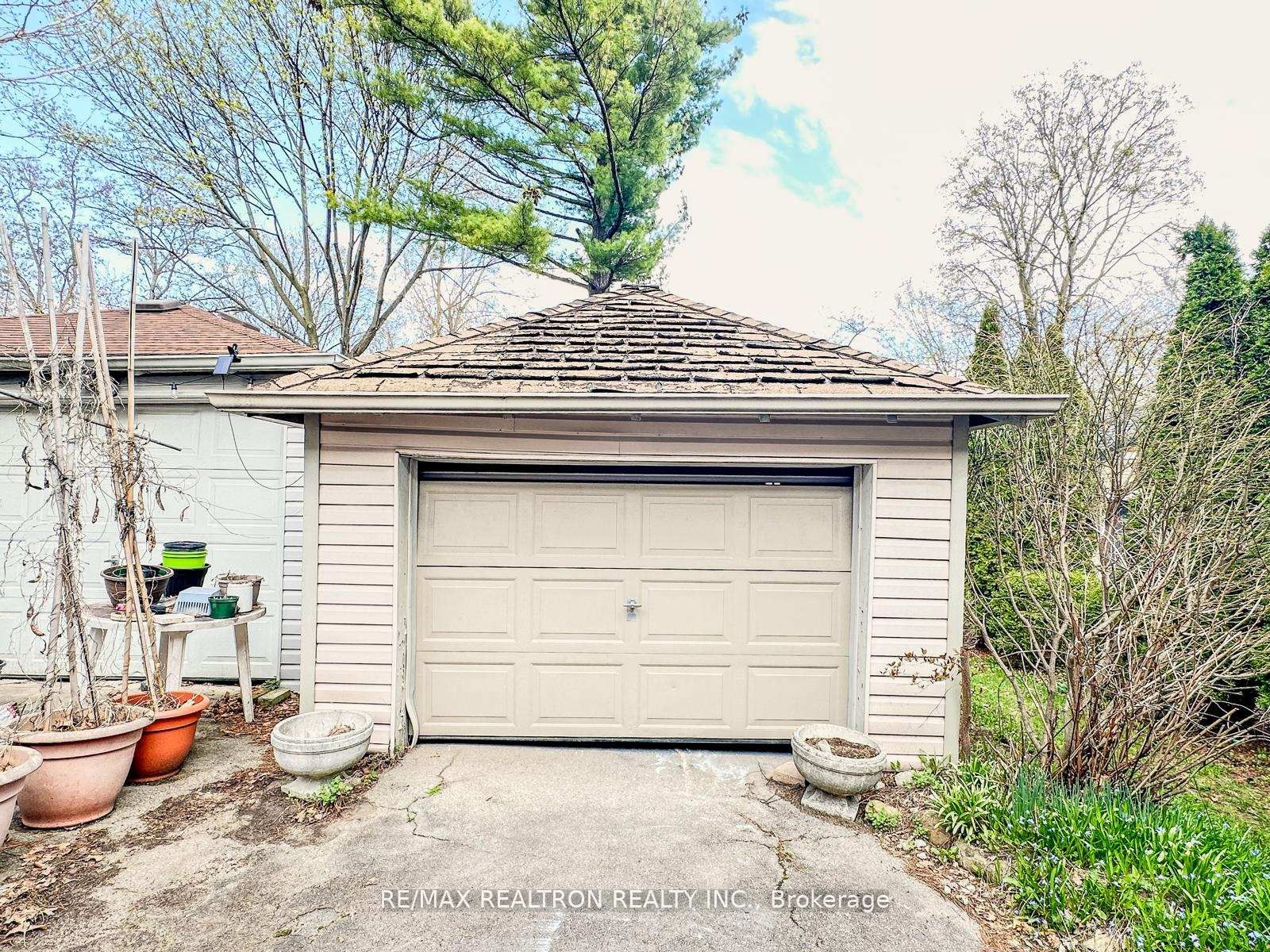 372 St Germain Avenue Property Photo 30