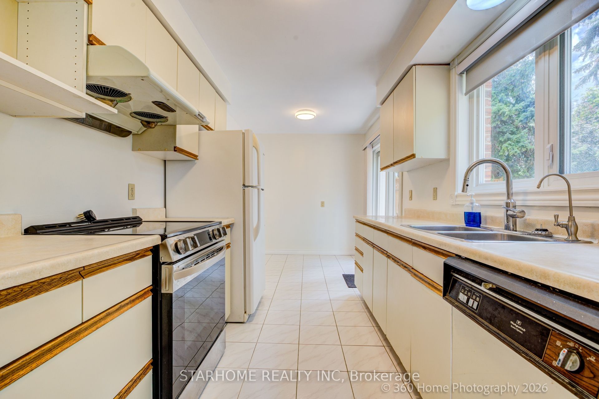 8 Shaughnessy Boulevard Property Photo 11