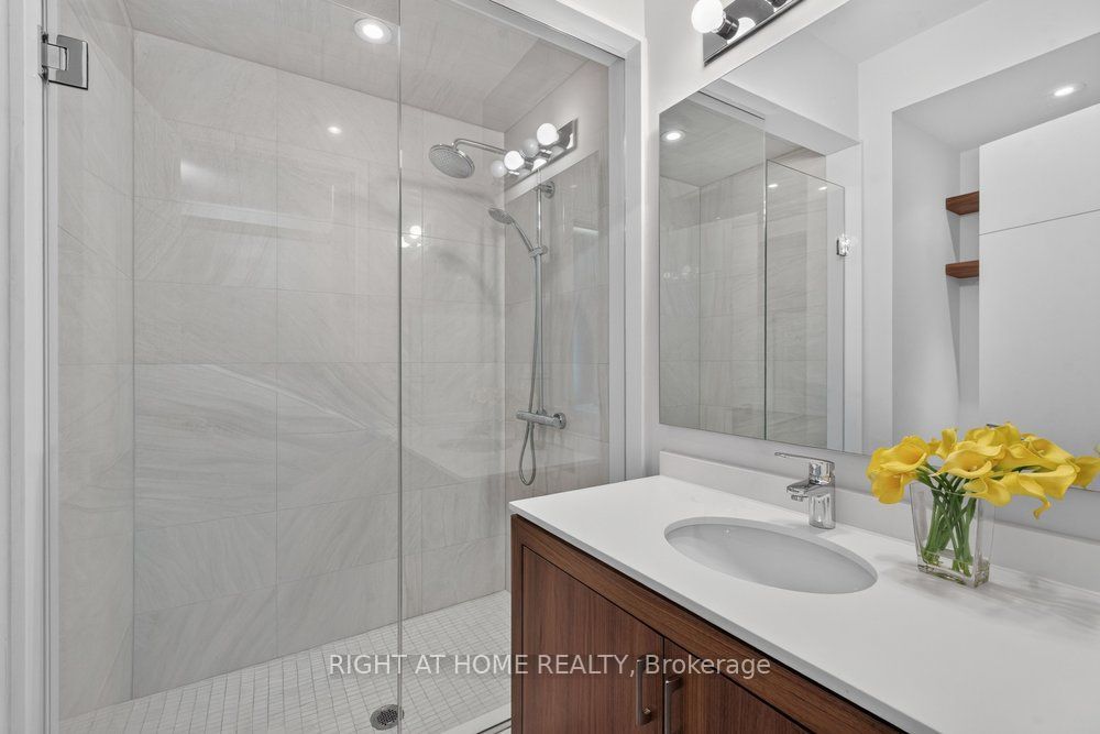 255 Willowdale Avenue Property Photo 37