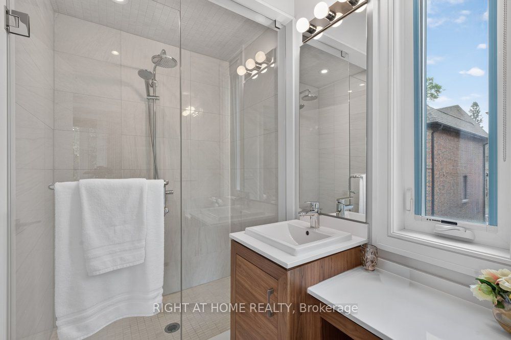 255 Willowdale Avenue Property Photo 42