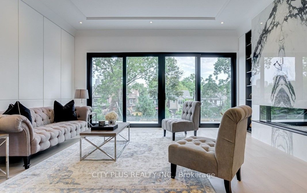119 Glengrove Avenue W Property Photo 7