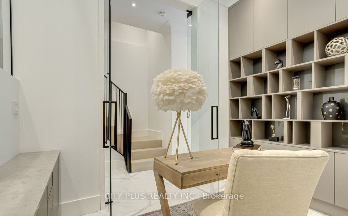 119 Glengrove Avenue W Property Photo 10