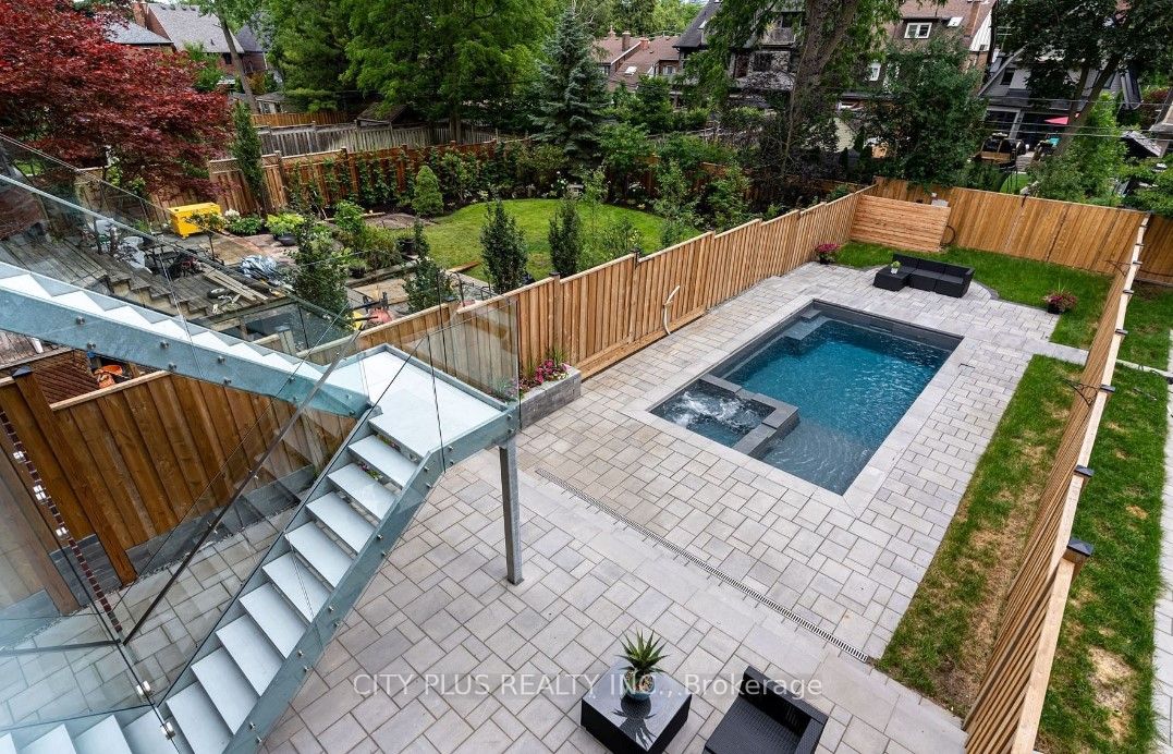 119 Glengrove Avenue W Property Photo 27