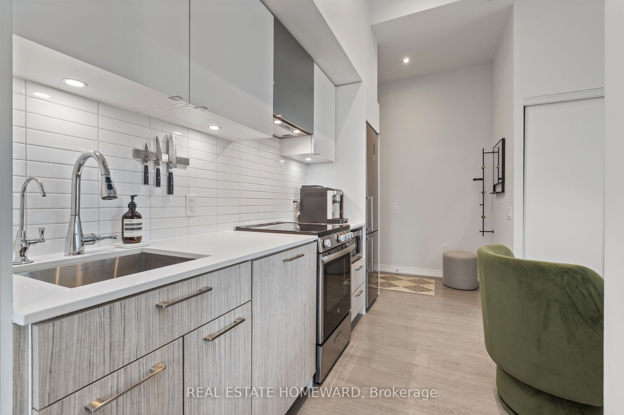 251 Jarvis Street 2006 Property Photo 5