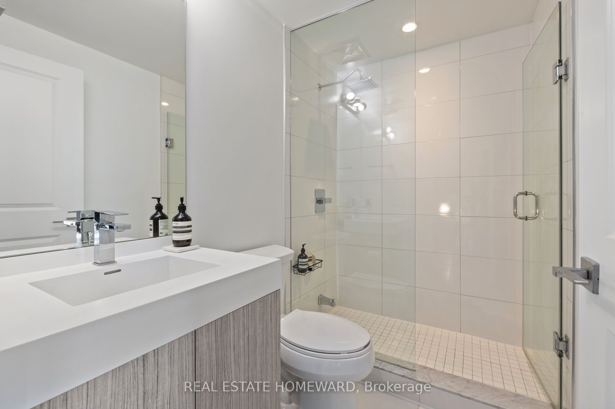 251 Jarvis Street 2006 Property Photo 15