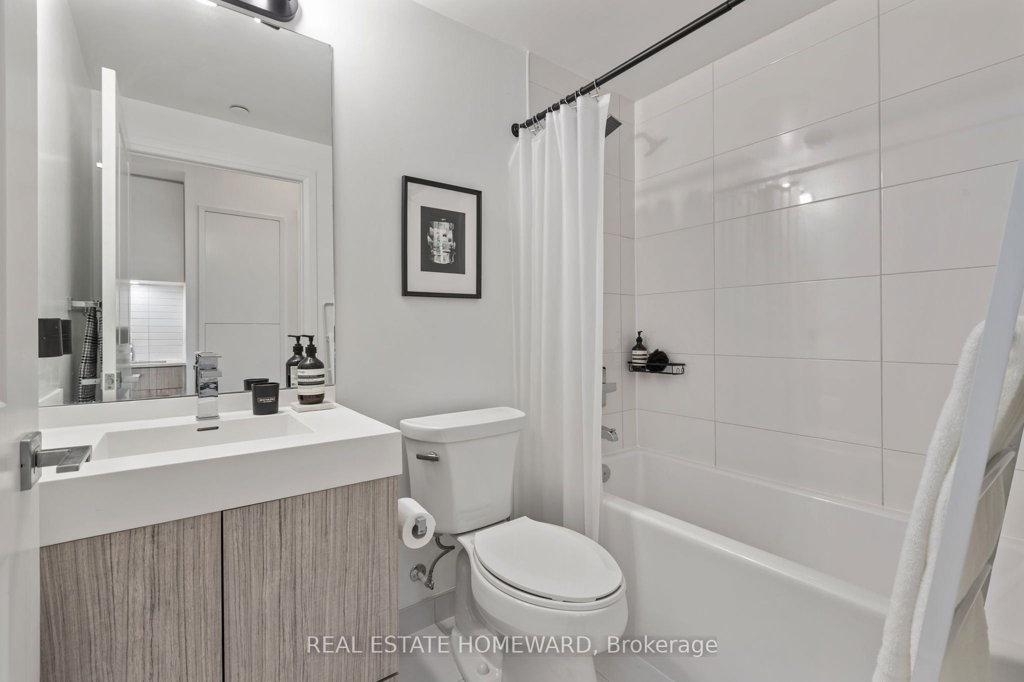 251 Jarvis Street 2006 Property Photo 18