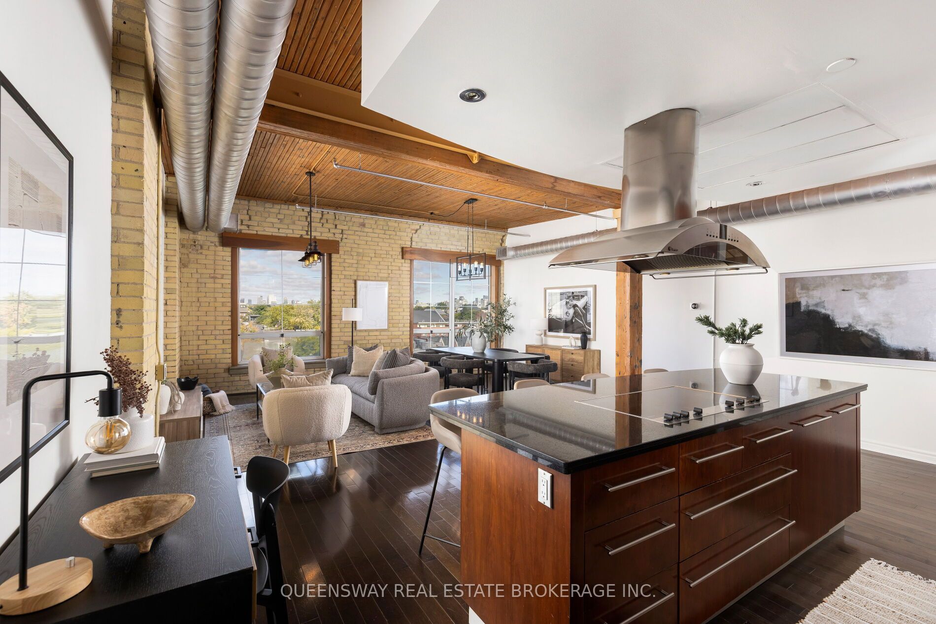 781 King Street W 602